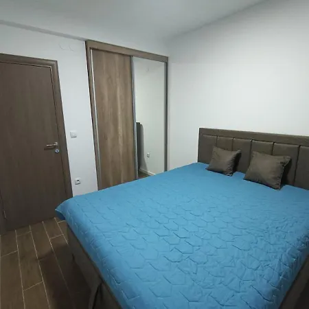 Leon Apartment *